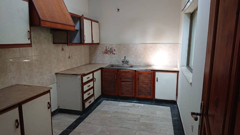 16 Marla House For Rent In Model Town Lahore 26