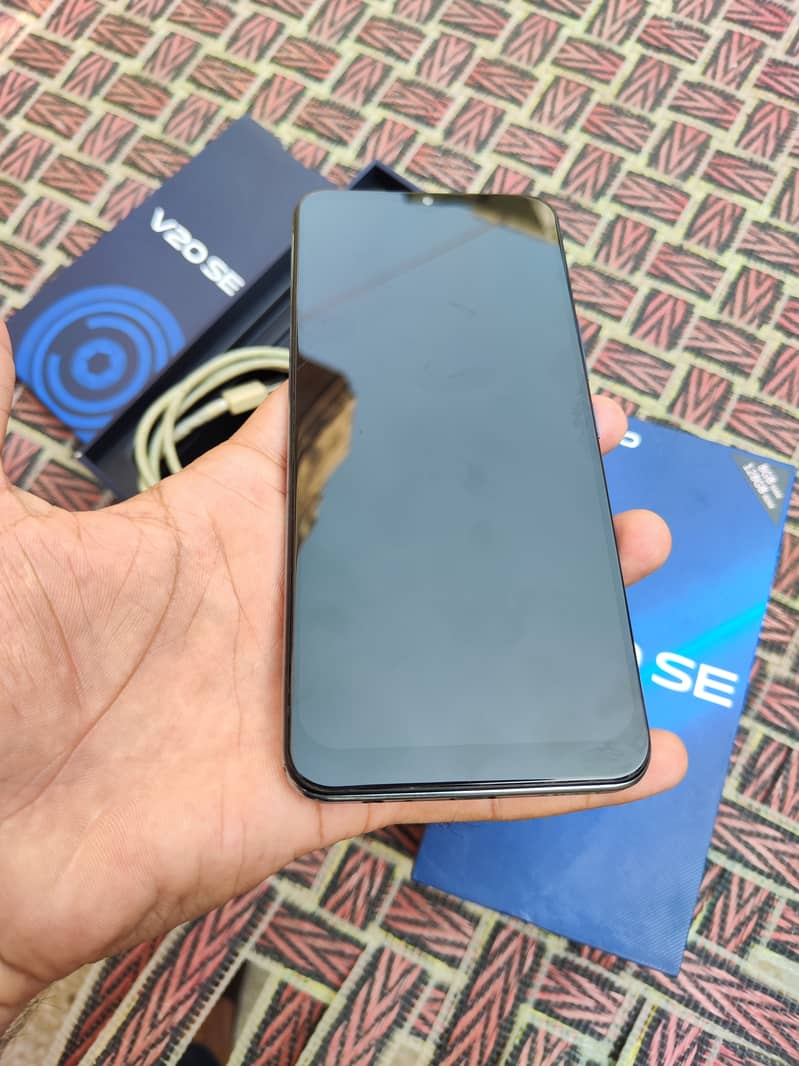 Vivo v20se --8_128 gb with box 9