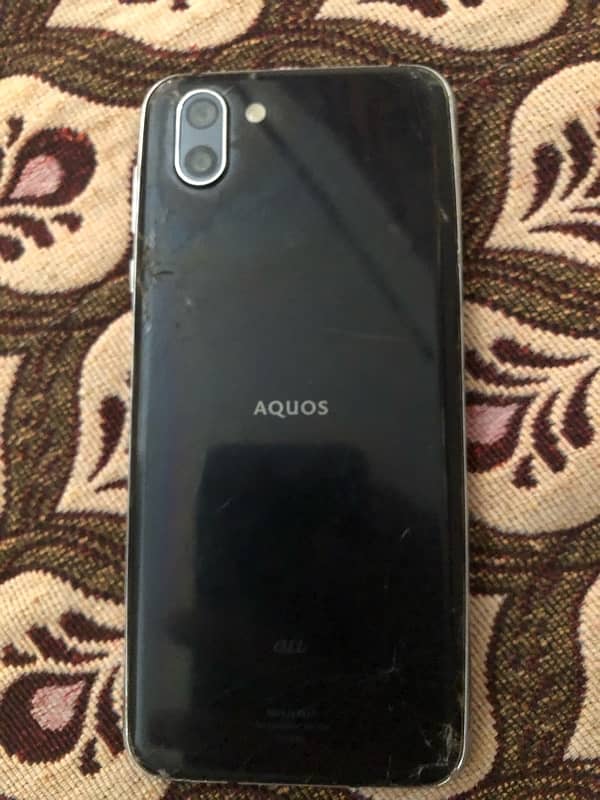 AQUOS  R2 2