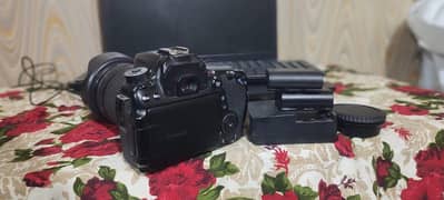 CANNON CAMERA 70D AUTO FOCUS BODY WITH 18-135 STM LENZ