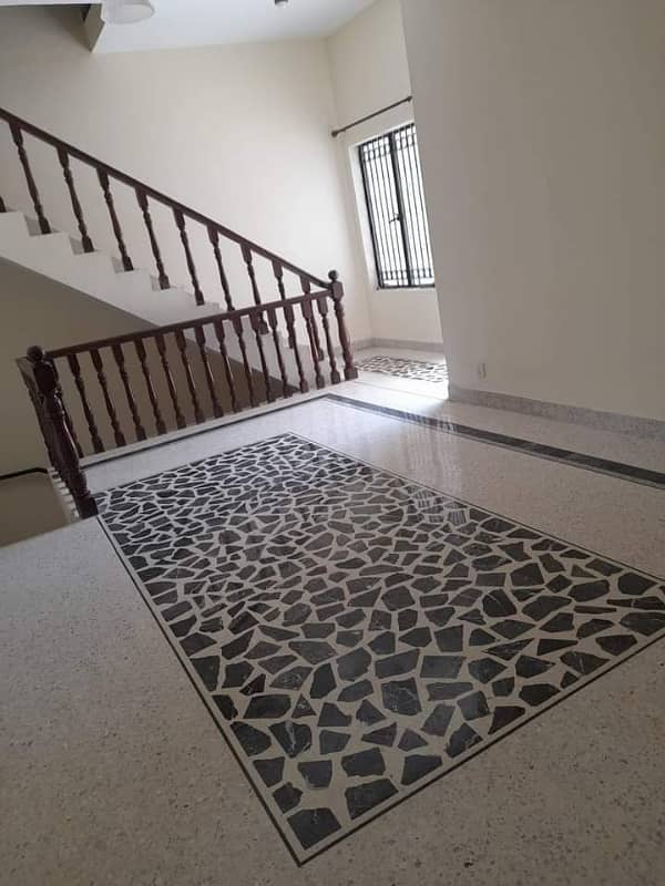 upper portion available for rent in sector G-10 2