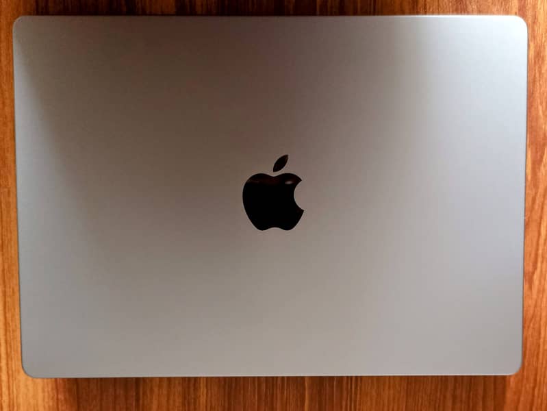 Macbook Pro 2021 14’inch 16GB RAM / 512GB SSD 3