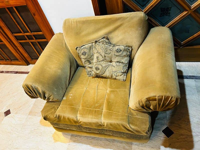 Sofa with cushions For Sale 3