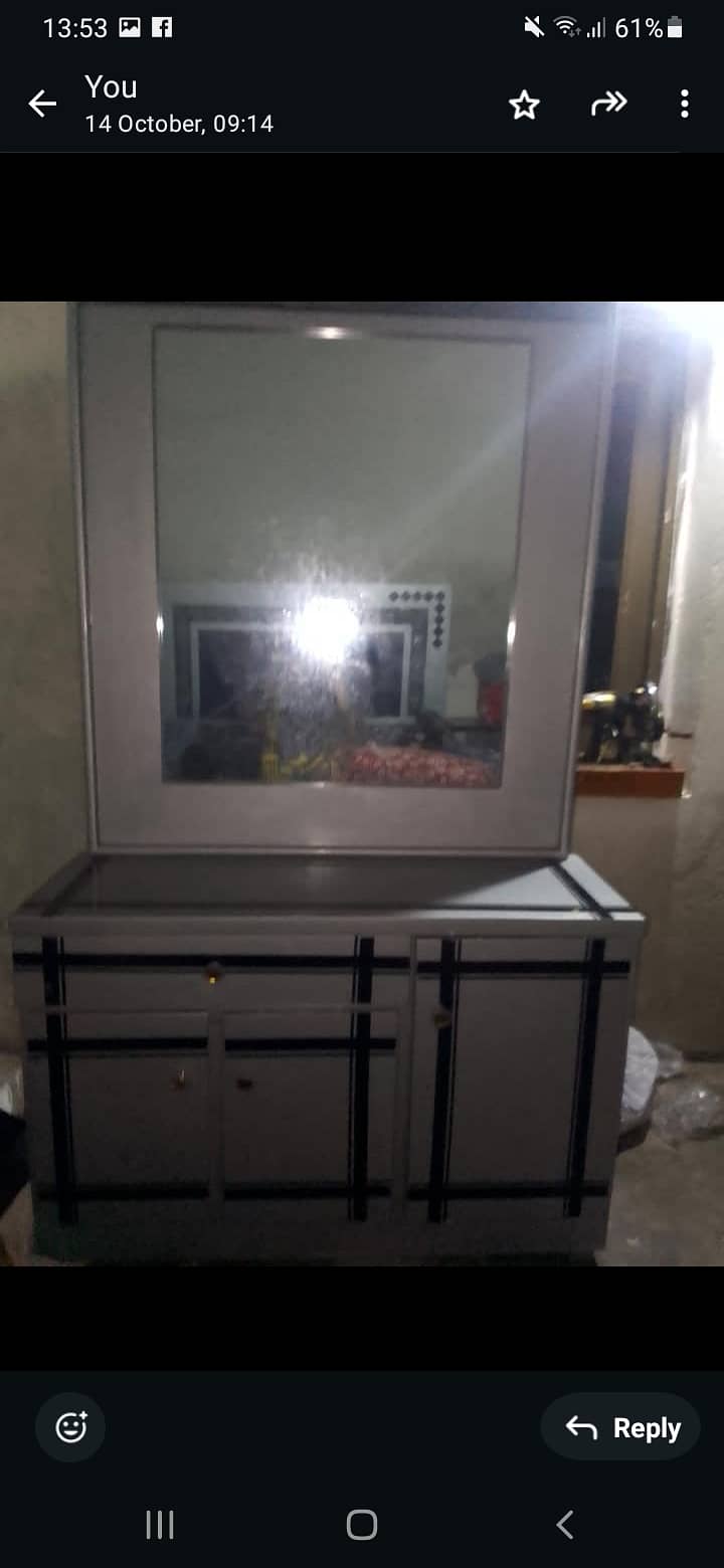 Big bed , 2 side table , dressing table , bartono wali almari urgentl 2