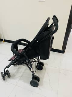 tinnies brand new stroller only used for 2 weeks