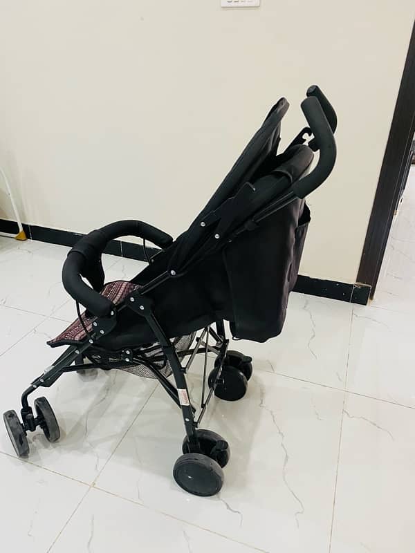 tinnies brand new stroller only used for 2 weeks 0