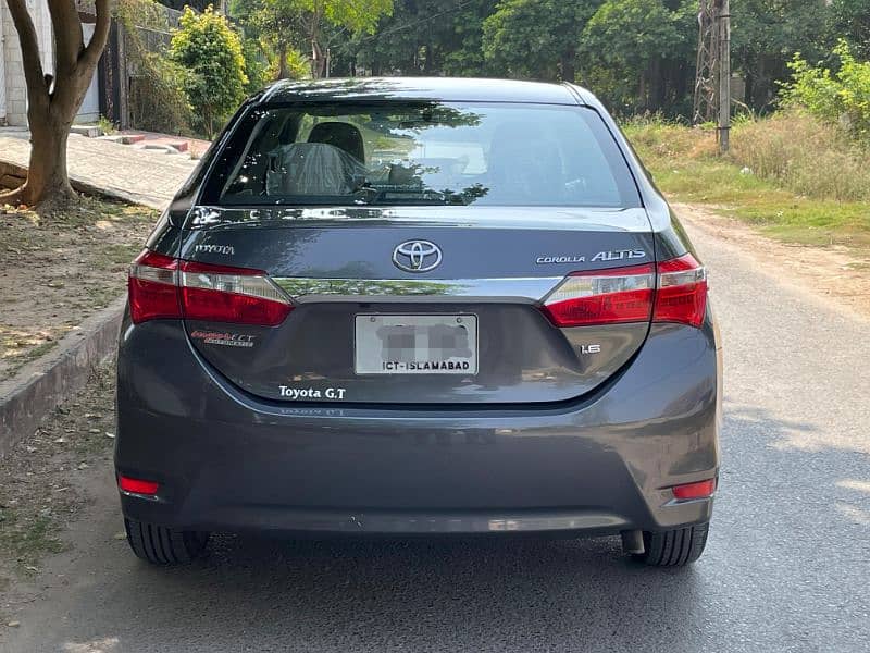 Toyota Corolla Altis 2016 1