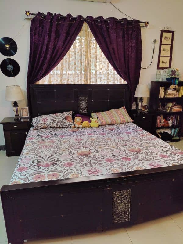 king size bedset  for sale . . . . without matress 0