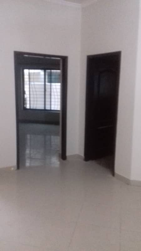 10 Marla 4 Bedrooms House Fully Tiled Renovated For Rent Sector-B Askari-10 Lahore 6