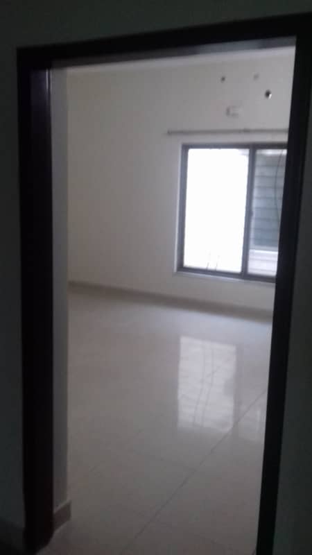 10 Marla 4 Bedrooms House Fully Tiled Renovated For Rent Sector-B Askari-10 Lahore 11