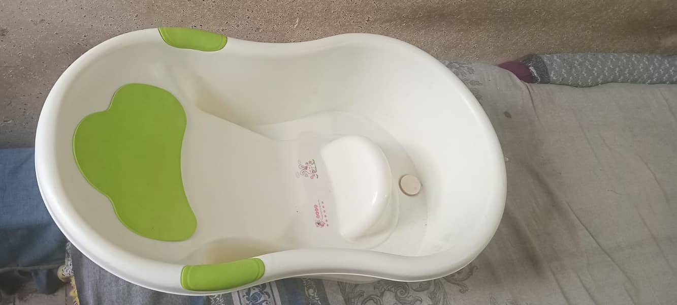 BATH TAB FOR KIDS ONLY 500/- 1