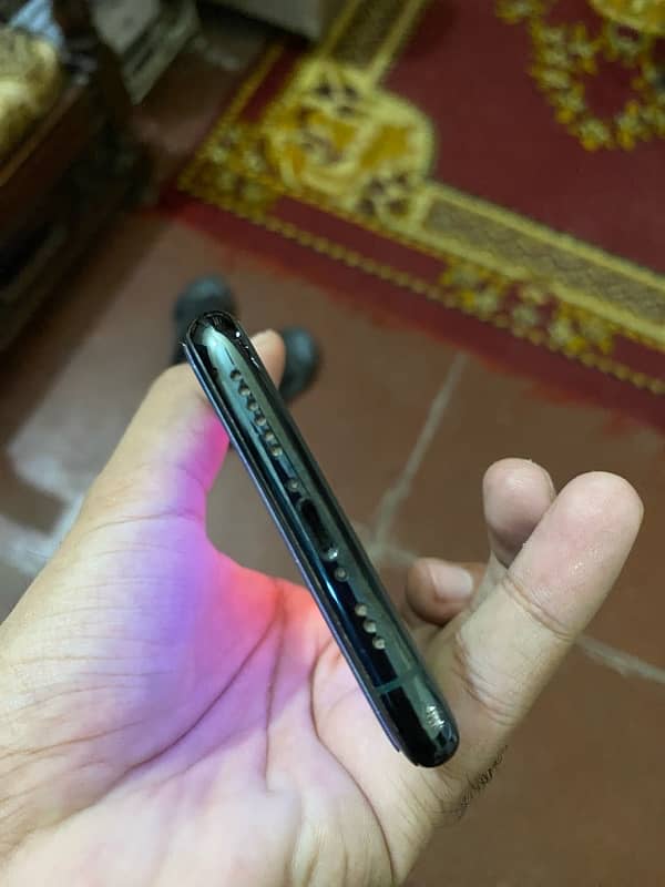 Iphone 11 pro 64 gb PTA Approved factory unlocked best condition 4