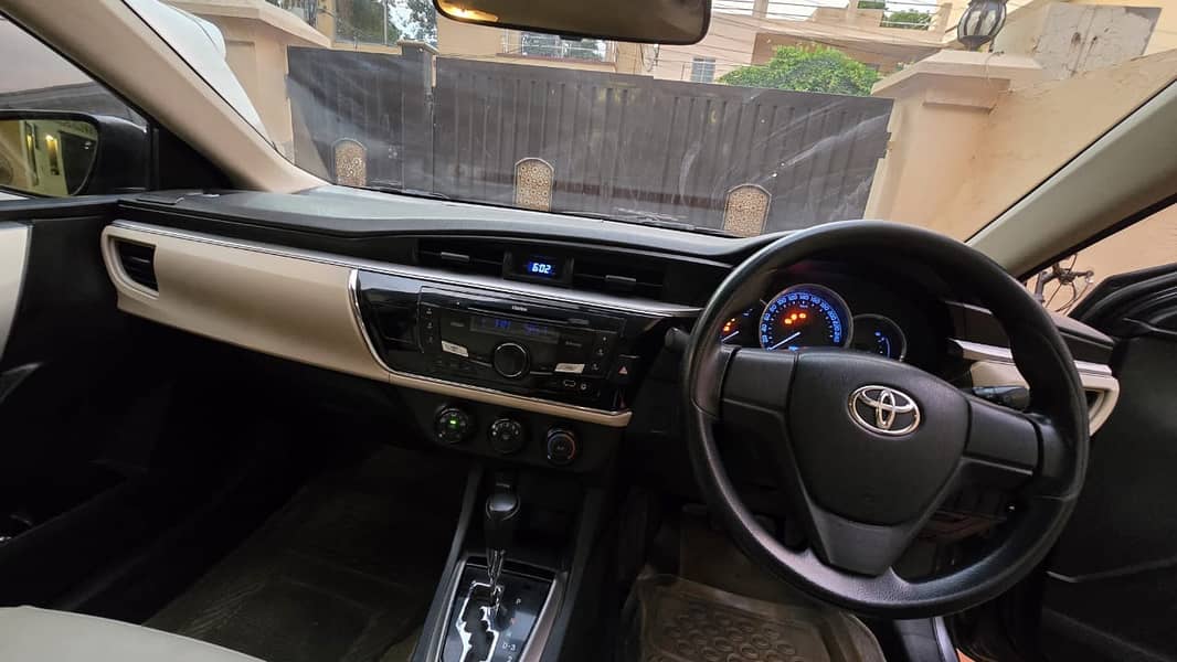 Toyota Corolla GLI 2017 ( Home use car in good condition ) 0