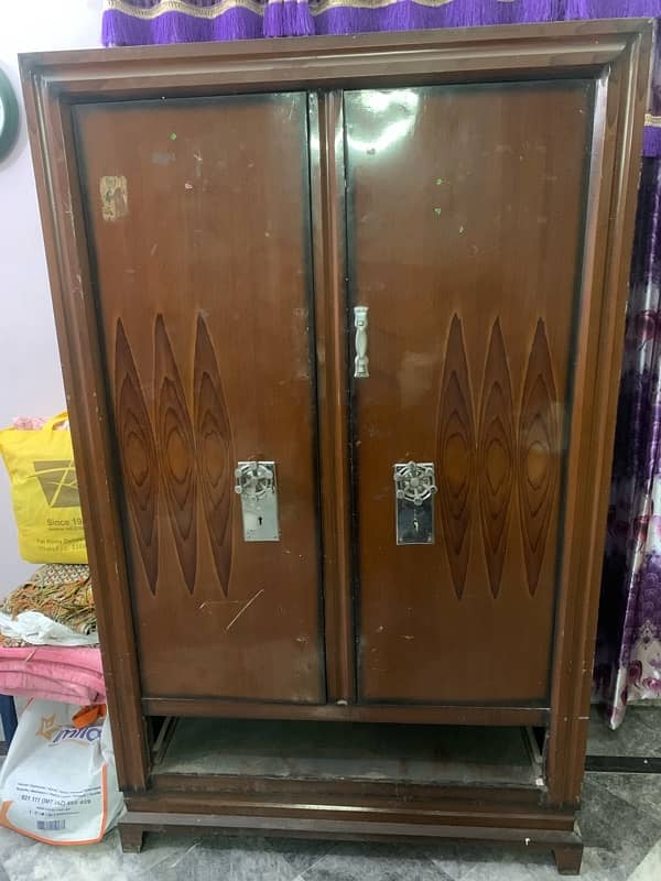 brown steel almari in good condition 1