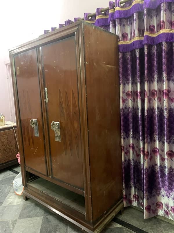 brown steel almari in good condition 2