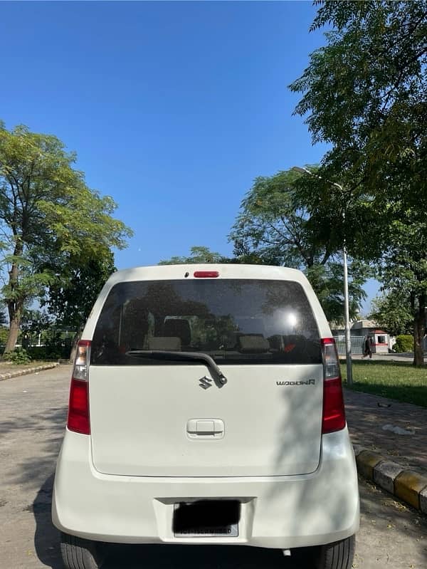 Suzuki Wagon R 2015 1