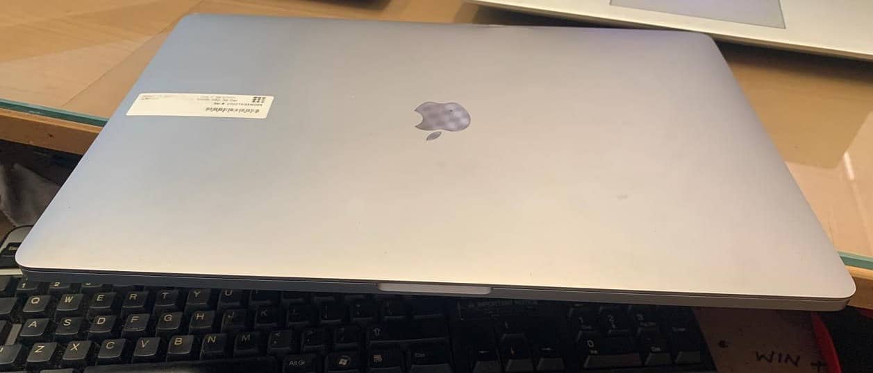 MacBook Pro 2019 i7.32GB+512 SSD 1