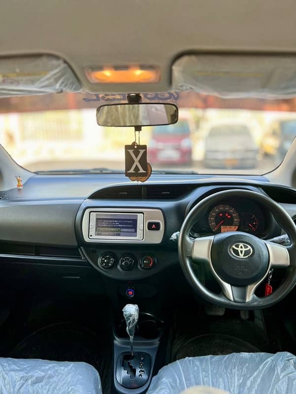 Toyota Vitz 2014 8