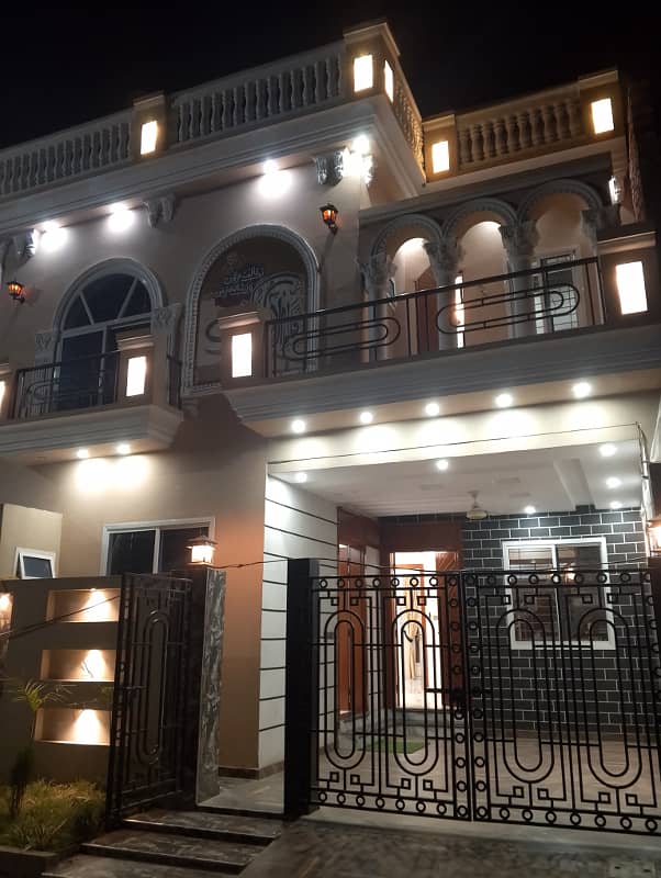 Laxaury double story house for sale in diamond city 20