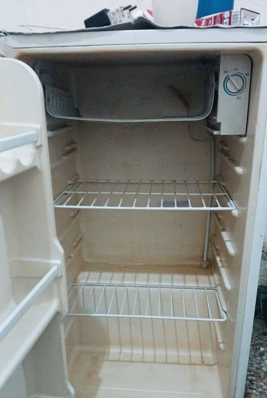 Dowlance fridge bedroom size A1 cooling service 2