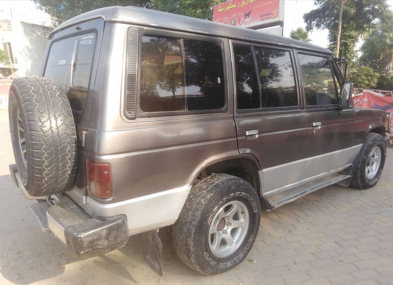 MITSUBISHI PAJERO 1991 3