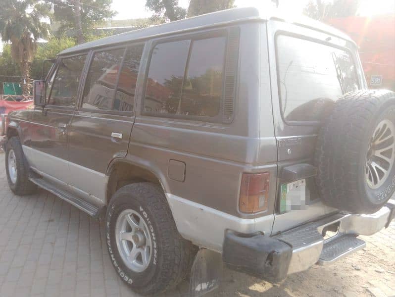 MITSUBISHI PAJERO 1991 4