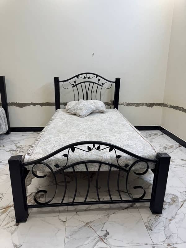 iron rod bed 1