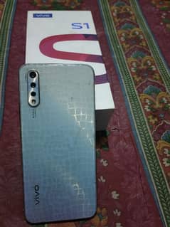 vivo S1 condition vip with original charg and led (Ram 6-128 Memory)