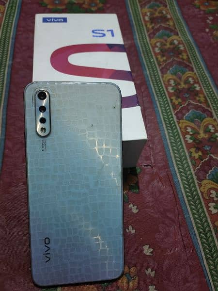 vivo S1 condition vip with original charg and led (Ram 6-128 Memory) 0