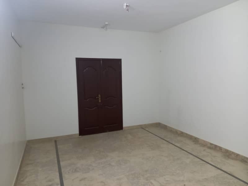 Prime Location Flat Sized 1050 Square Feet In North Nazimabad - Block F 0