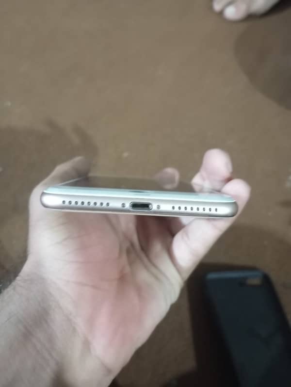 I phone 8 plus non pta  all okay phone factory unlock 64 Gb 3