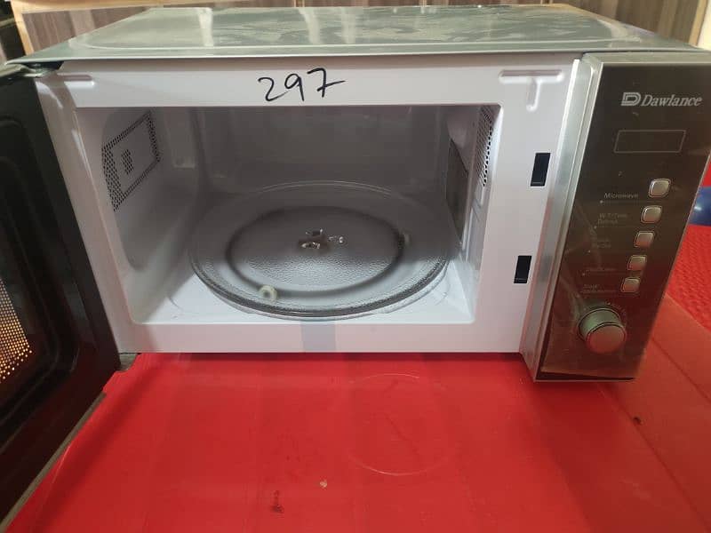 microwave oven brand new condition. 1