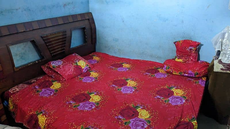 BED FOR SELL WITH GOOD QUALITY 2