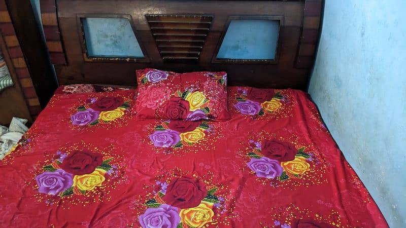 BED FOR SELL WITH GOOD QUALITY 3