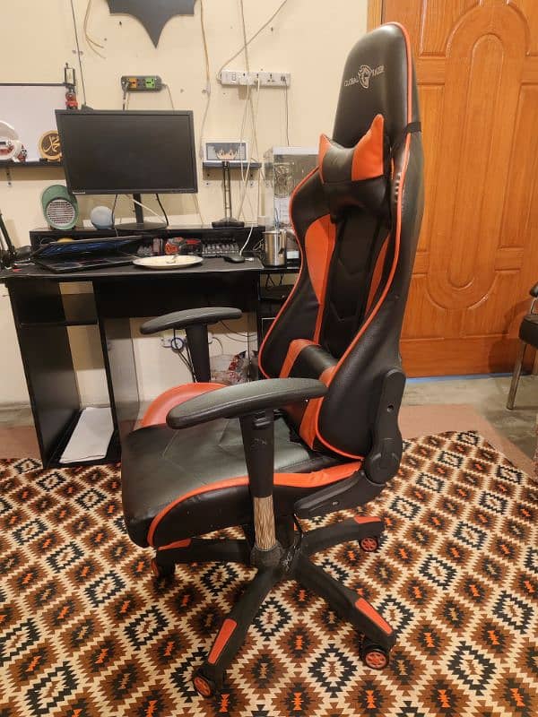 Global Razer gaming chair only 2 month used 1