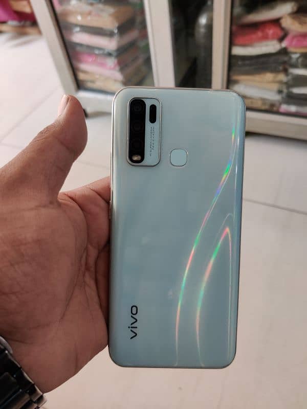 vivo y30 4/128 4