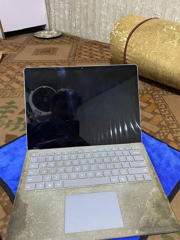 Micro soft laptop hd dasplay touch screen baki whatapp 03339237757kare 4