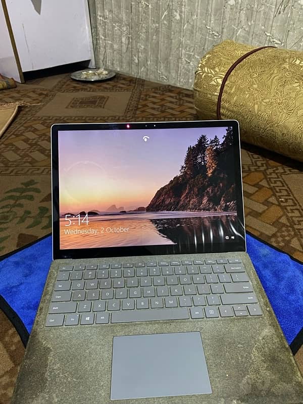 Micro soft laptop hd dasplay touch screen baki whatapp 03339237757kare 5