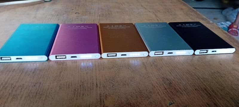 Apple  Powerbanks 8800 MAH Limited Stock 3