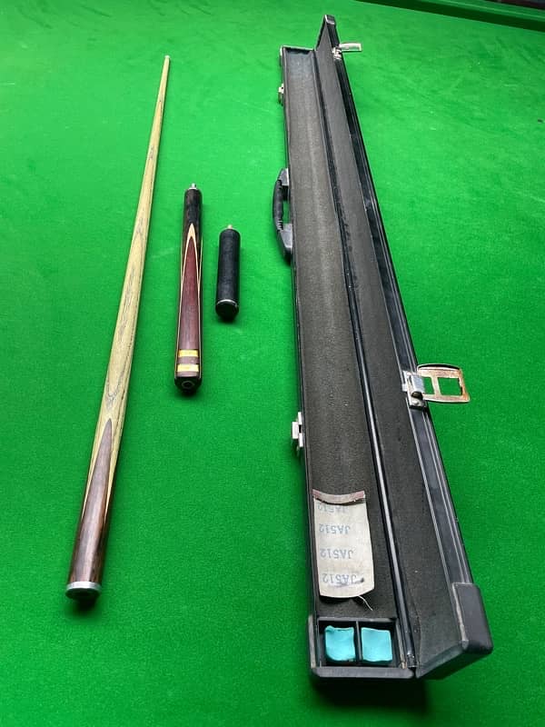 Box and Cue for Sale (Rocket) 1