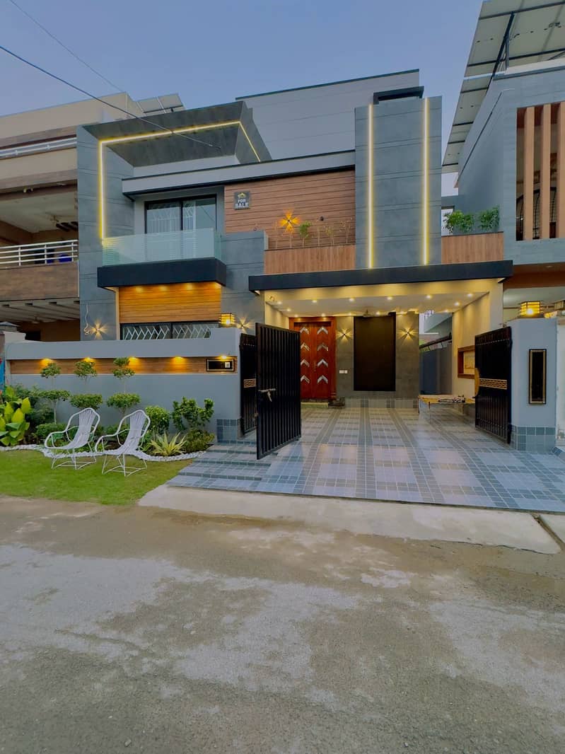 10 Marla Brand New Ultra Modern Design House for Sale 1