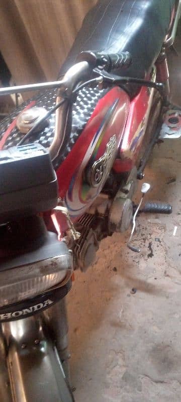 Honda CD 70 2017 3