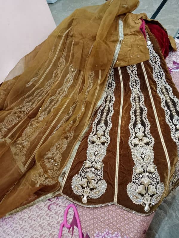 Mehndi lehnga 1