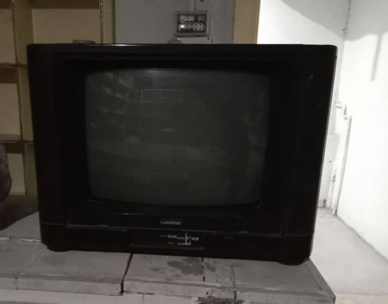 Luminar CRT TV - Model CPT-3827 for Sale (Vintage) 0