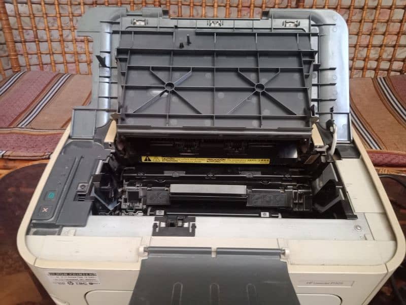 HP laser jet p1505 2