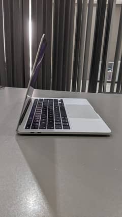 MacBook Pro Year 2020 0