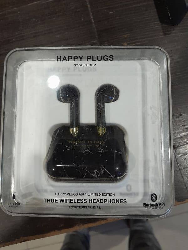 happy plugs 6