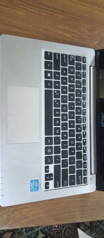 asus vivobook x202E for sale 7