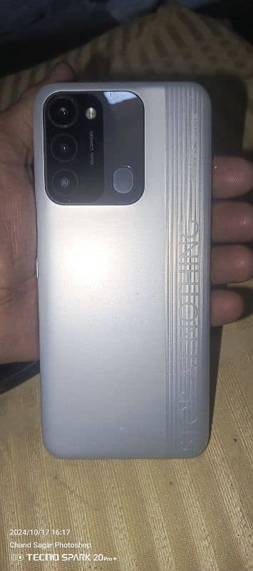 tecno spark 8c 1