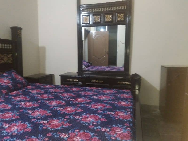 pure wood bed set for sale in very good condition 2